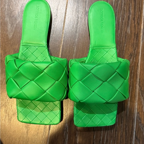 Bottega Veneta Shoes - Bottega Veneta Lido Sandals in Green (Grass)